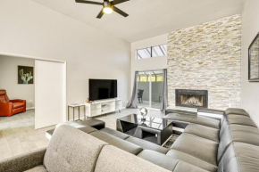16 Mi to Dtwn Phoenix Home with Patio and Fireplace!